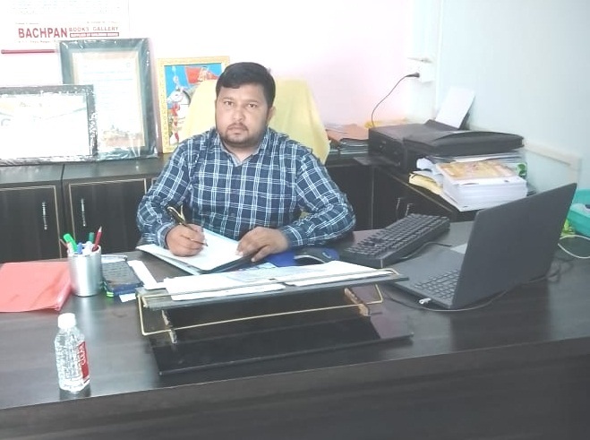 Mr. Om Pathak